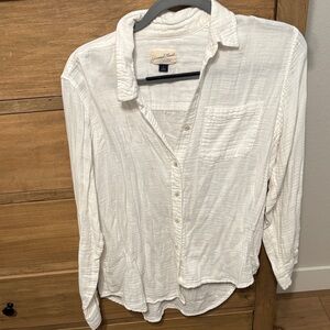 Universal threads white Button-Up Blouse